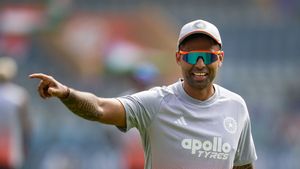 டி20 உலககோப்பை: இது ஒரு குறையே கிடையாது.. நாங்க சிக்சர் அடிப்பது உங்களுக்கு பிடிக்கலையா? சூர்யகுமார்