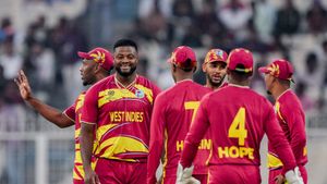 WI vs SCO: ஒரே ஓவரில் 4 விக்கெட்.. டி20 உலககோப்பை 2026 தொடரில் முதல் ஹாட்ரிக்.. ஷெப்பர்ட் அபாரம்