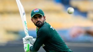 IND vs PAK: நீ எங்க ஆளு யா! 5 ரன்களில் பாபர் அசாம் அவுட்.. இந்திய ரசிகர்கள் கிண்டல்.. பாக். இதயம் நொறுங்கியது