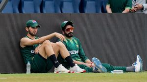 இந்தியா vs பாகிஸ்தான் டி20: தோற்ற பிறகு டிவியை உடைக்காதீங்க.. பாக். ரசிகர்களை கிண்டல் செய்த EX வீரர்