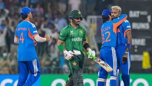 IND vs PAK: 6-2 கால்பந்து ஸ்கோர் போல் மாறிய பாகிஸ்தான்.. தொடக்க வீரர்களை வீட்டுக்கு அனுப்பிய பும்ரா, ஹர்திக்