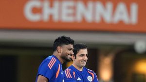 T20 WC: இந்திய அணி தோற்றது மகிழ்ச்சி தான்.. அப்போ தான் புத்தி வரும்.. ரவி சாஸ்த்ரி காட்டம்