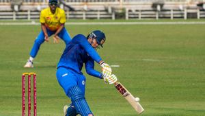 T20: வைபவ் சூர்யவன்ஷி 331 ஸ்டைரக்ரேட்டில் அரைசதம்.. சச்சின் மகன் அர்ஜூனும் மிரட்டல் 50