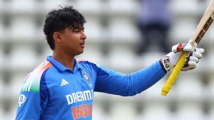 ICC U19 உலககோப்பை அரையிறுதி: வைபவ் சூர்யவன்ஷி மிரட்டல் ஆட்டம்.. 4 சிக்சர், 9 பவுண்டரி.. 206 ஸ்ட்ரைக்ரேட்