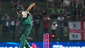 T20 WC: ரூ.50 லட்சம் அபராதம் விதித்திருப்பது முட்டாள்தனம்.. பாகிஸ்தான் வீரர் கண்டனம்