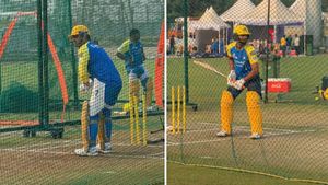 IPL 2026: பயிற்சியை தொடங்கிய சிஎஸ்கே.. இனி அதிரடி தான்.. சிக்சர்களை பறக்கவிட்ட தோனி, ருதுராஜ்