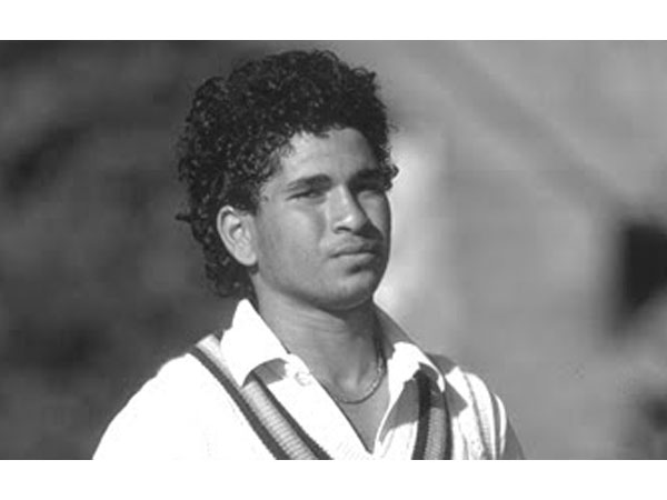 பாகிஸ்தானில் முதல் போட்டி