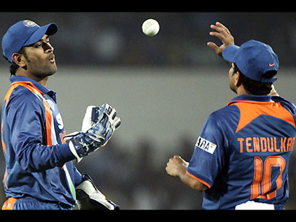 டோணியை கேப்டனாக்கிய டெண்டுல்கர்