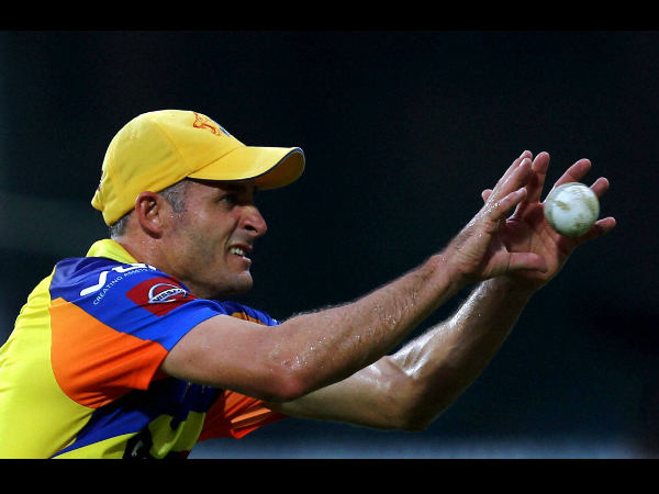 மைக் ஹசியின் காட்ச்