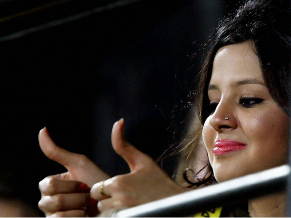 ரசிகர்களைக் கவர்ந்த சாக்ஷி