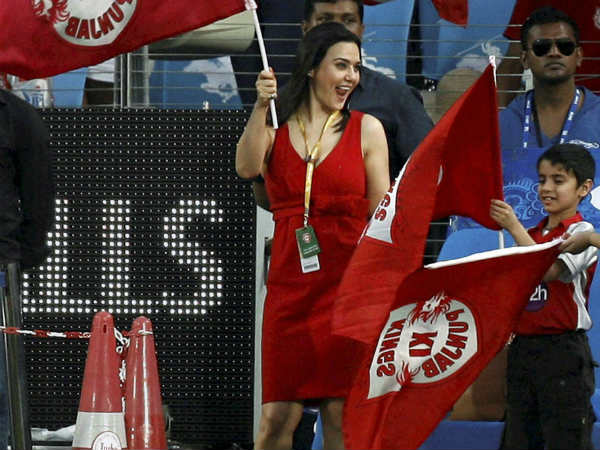 முதல் போட்டியிலேயே வெற்றி