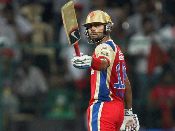 கோஹ்லிக்கு சாதா தொப்பி.. திணேஷுக்கு ஆரஞ்சு