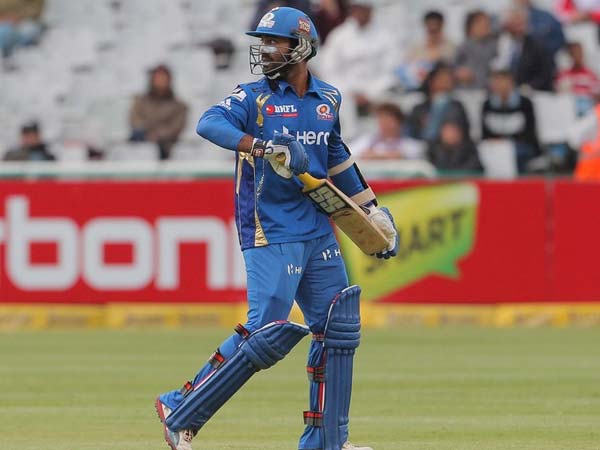 1.3 ஓவரில் 1/2