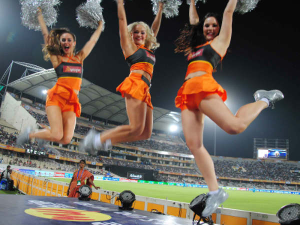 தேவதைகள் இம்சை தாங்க முடியலை...