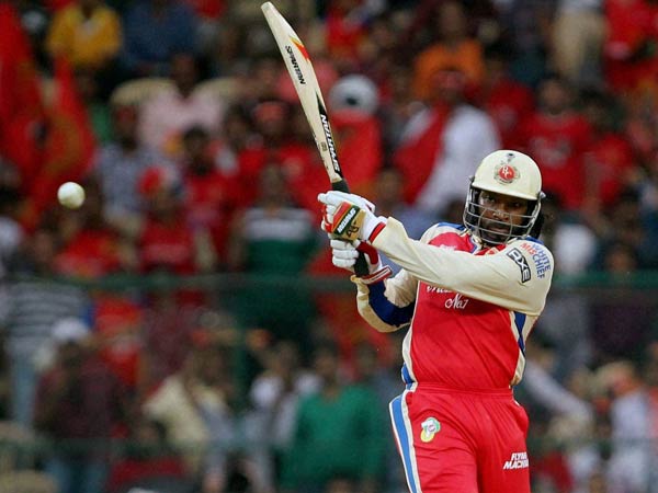 7 சிக்ஸு... 8 ஃபோரு...!