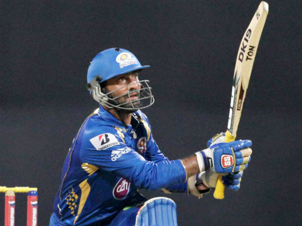 வழக்கம்போல கார்த்திக் அதிரடி