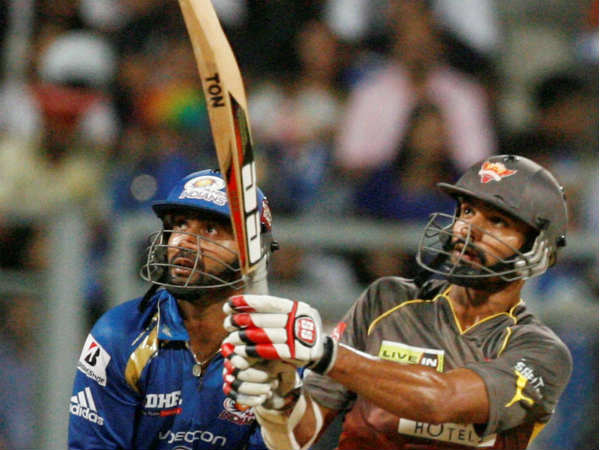 முதலில் ஆடிய ஹைதராபாத்