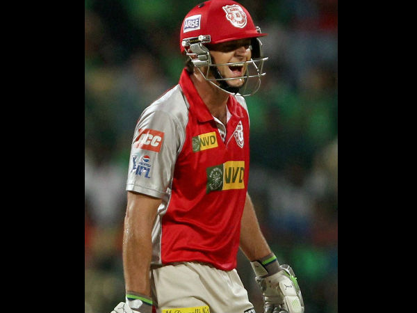 11 பந்துகள் மிச்சம் வச்சு