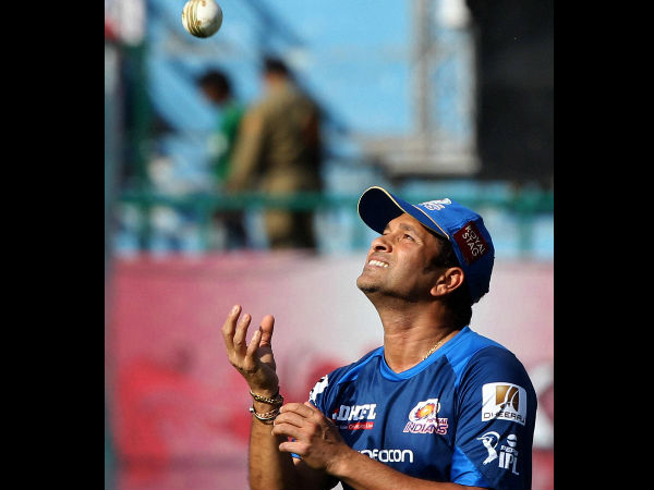 பதவி விலகினார்