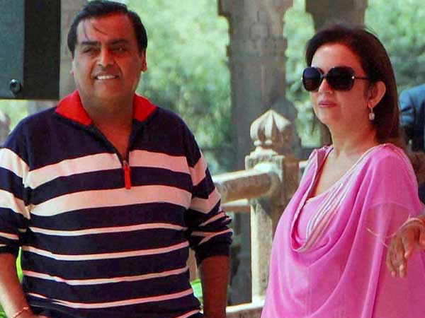 நியூயார்க்கில் கணவருடன் முகாம்