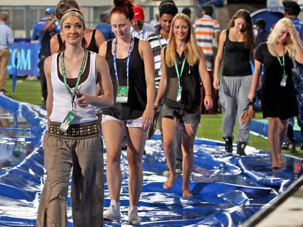 டிரஸ்ஸி்ங் ரூம் பக்கம் யாரும் போகக் கூடாது