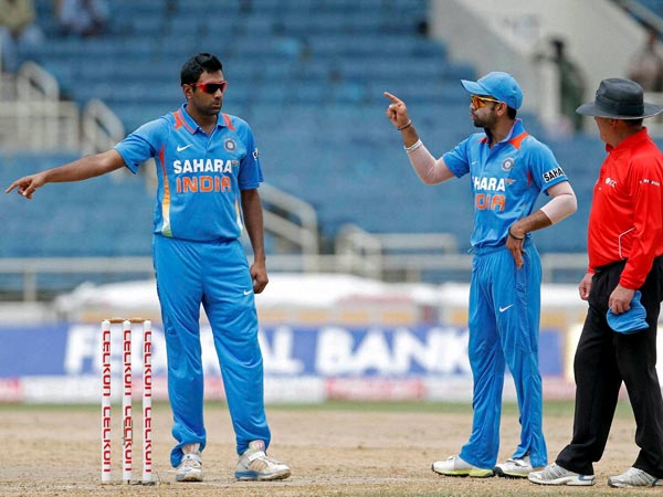 கொஞ்சம் கூட பாதிக்காத பந்து வீச்சு கொஞ்சம் கூட பாதிக்காத பந்து வீச்சு