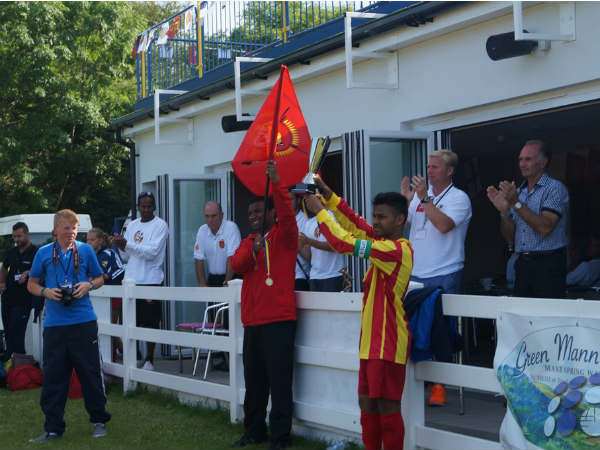 பாராட்டிய பால் ரீனி