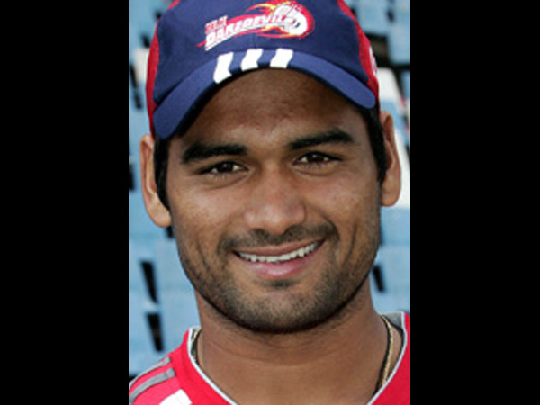 123 விக்கெட்களை வீழ்த்தியவர்