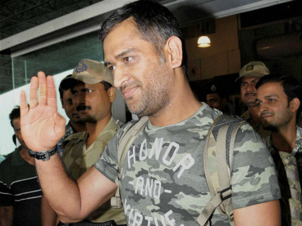 Star Sports ropes in Dhoni as brand ambassador to endorse football Star Sports ropes in Dhoni as brand ambassador to endorse football