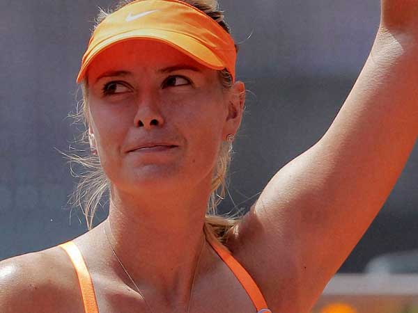 நாய்களுடன் சந்தோஷமாக இருக்கிறேன்