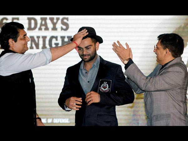 தலையில் தொப்பி