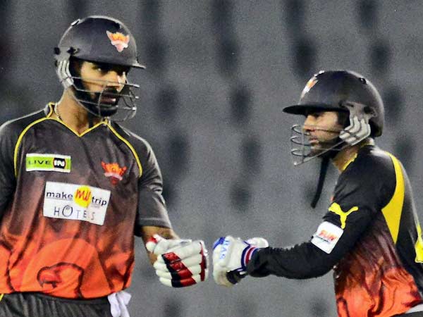 பிரிக்க முடியாத ஷிகர் தவான் -பார்த்தீவ் பட்டேல்