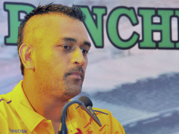 நடுவே முடி... சுற்றிலும் புல்வெளி...!