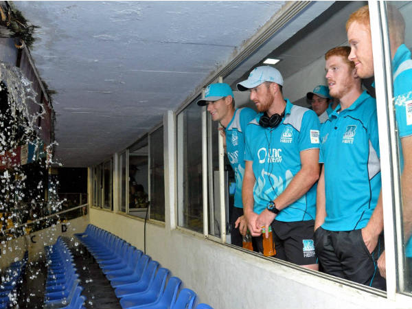 பிரிஸ்பேன் ஏற்கனவே அவுட் பிரிஸ்பேன் ஏற்கனவே அவுட்