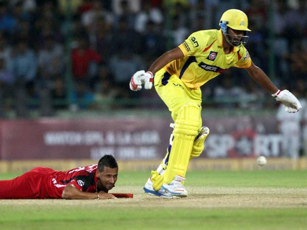 பிறகு வரிசையாக அவுட்