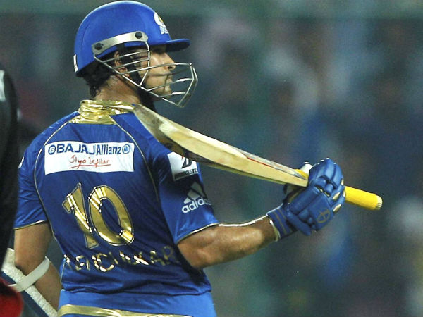 35 ரன் எடுத்து 50,000 ரன்களைக் கடந்தார்