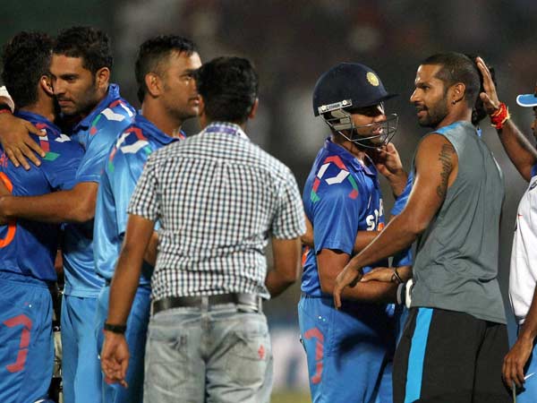 கடைசி 10 ஓவரில் 122 ரன்கள்