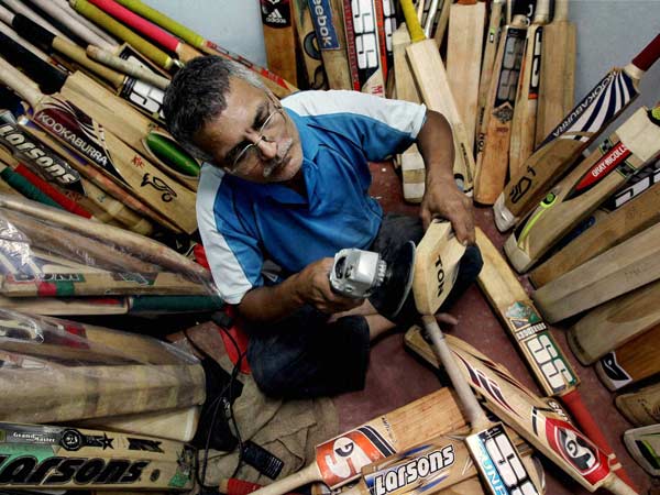 சச்சினுக்காக 20 பேட் தயாரித்தவர்