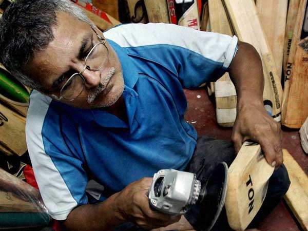 பேட் ரிப்பேருக்கு மாறினார்