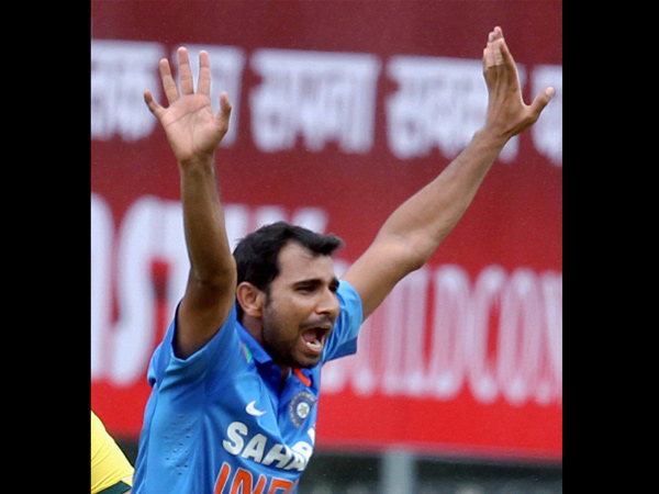 ஷமி அபாரம்