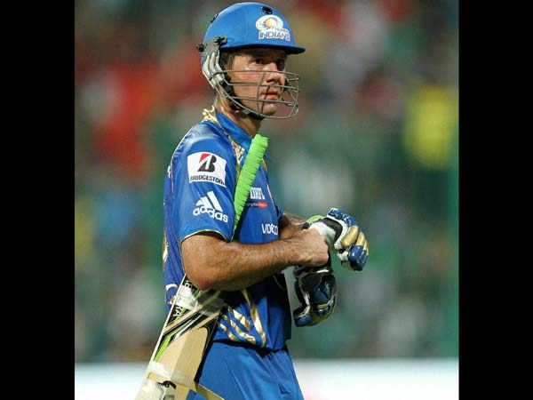 699 பக்க புத்தகம்