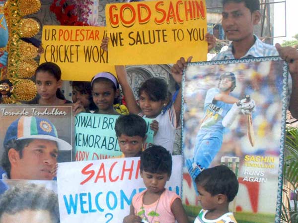சச்சின்.. சச்சின்... சச்சின் சச்சின்.. சச்சின்... சச்சின்