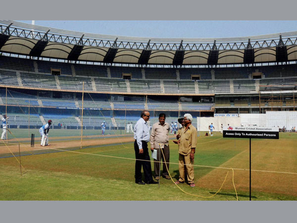 பிட்ச் ரெடி.. பிச்சுக் கட்ட வாங்க சச்சின்