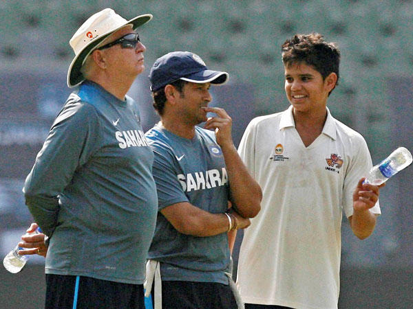 கோச்சுடன் ஒரு போஸ்