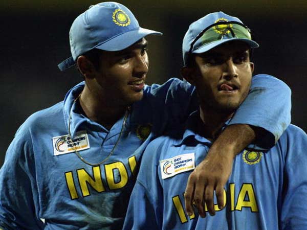 326 ரன்களை விரட்டி வென்றனர்