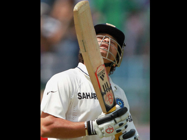 200 டெஸ்ட் கொண்ட முதல் வீரர்