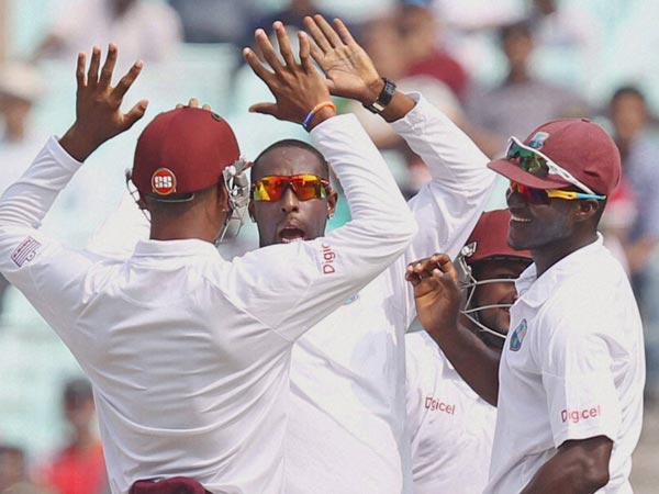 டெஸ்ட் பரீட்சைன்னா.. டி20 காட்சிப் போட்டி மாதிரி