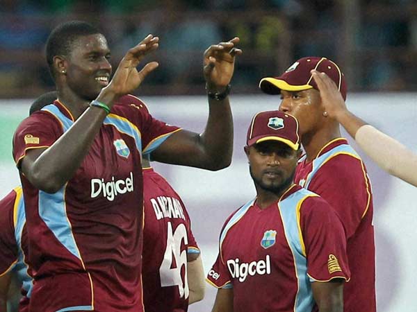 சாமுவேல்ஸ்- சார்லஸ் அதிரடி