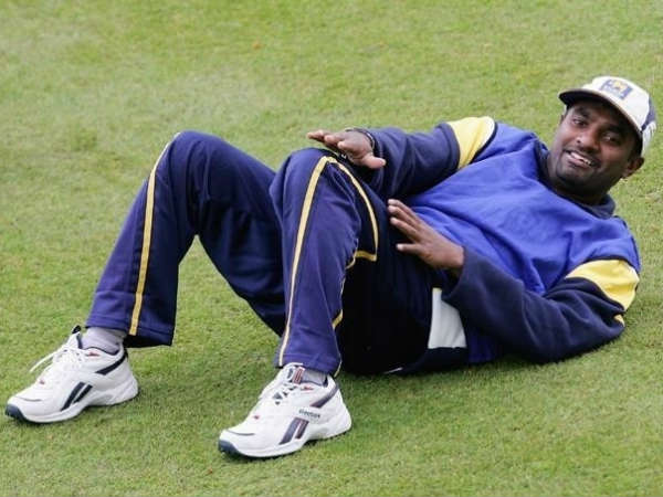 மனக்களை புண்படுத்தினார்...