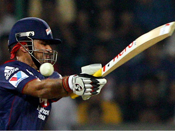 ஷேவாக்கால் திணறும் டெல்லி